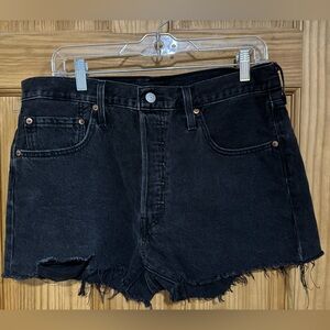 women’s Levi’s 501 short